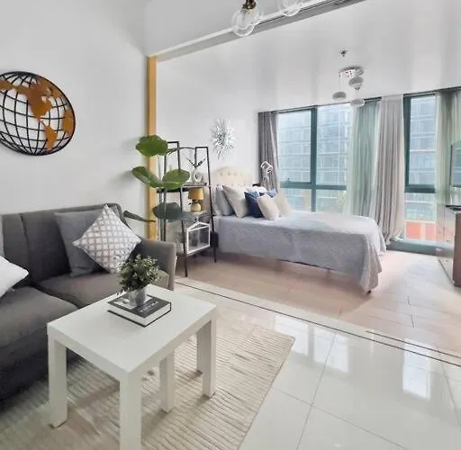 Deluxe One-Bedroom Apartment